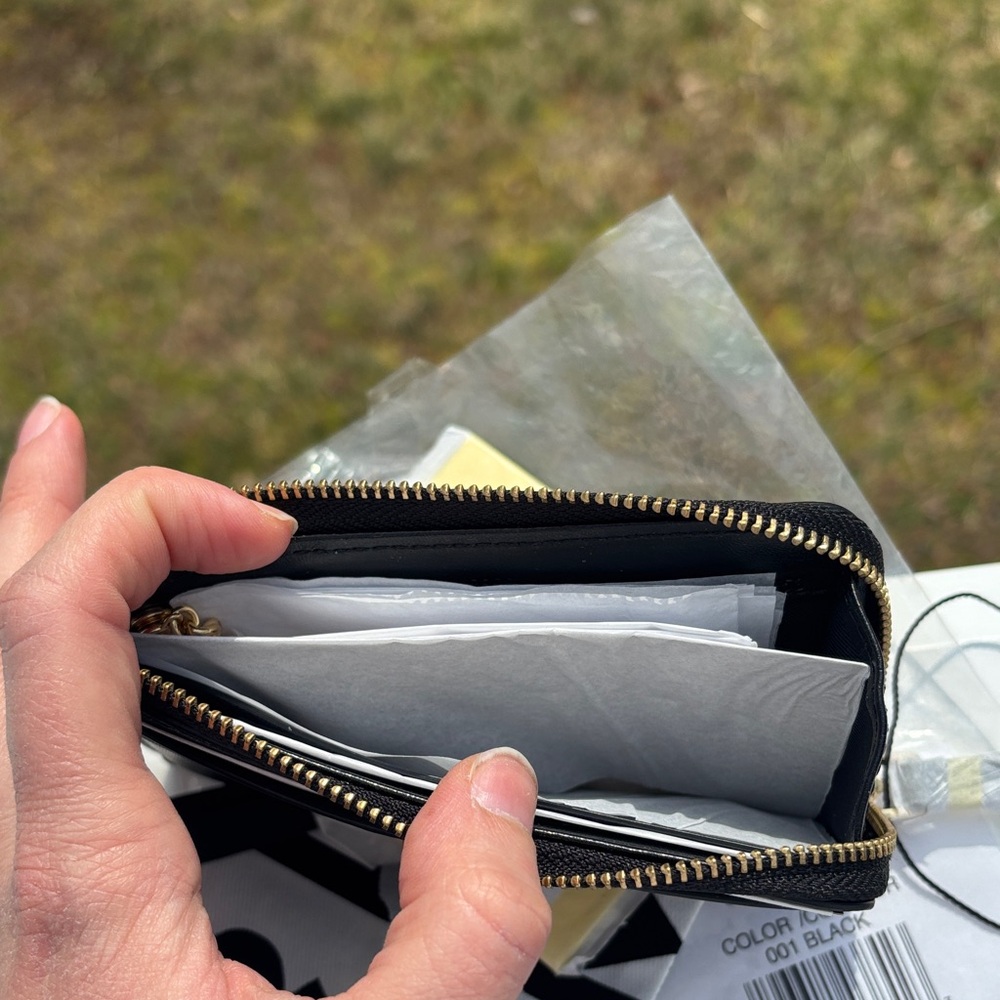 Marc Jacobs THE PEBBLE J MARC TOP ZIP MULTI WALLET - Picture 12 of 16